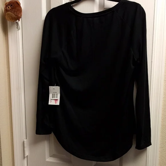 Donated - Strong Female Hero T-shirt - Picture 6 of 8